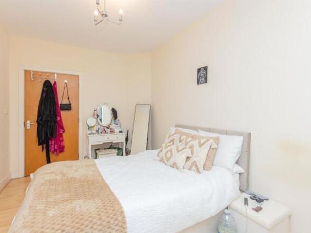 Apartment for sale in Greater London