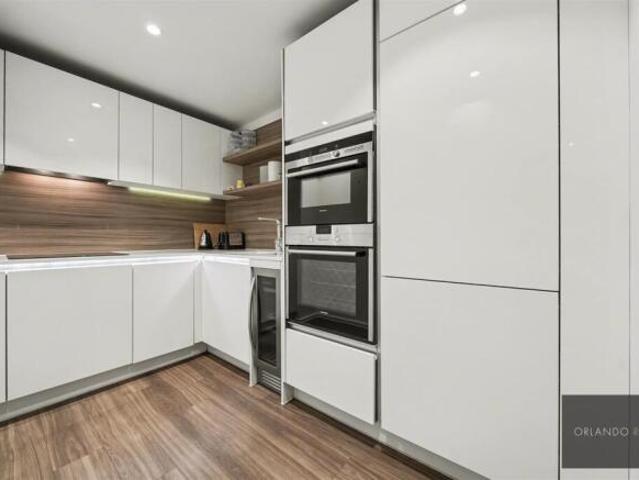 Apartment for sale in Wandsworth, Greater London