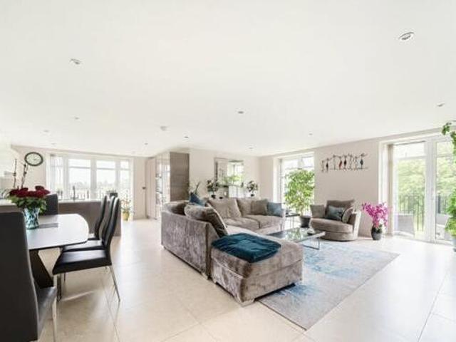 House for sale in Bushey