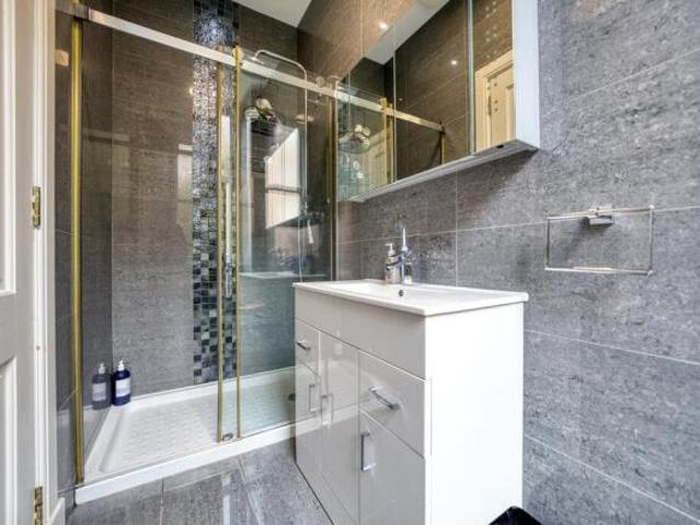 Apartment for sale in Partick, Scotland