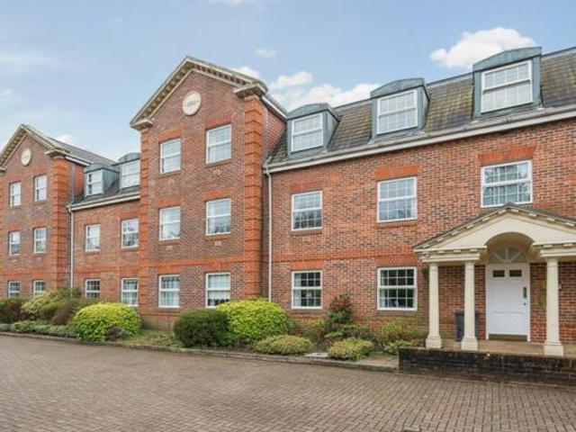 House for sale in Old Dean, Heol-las