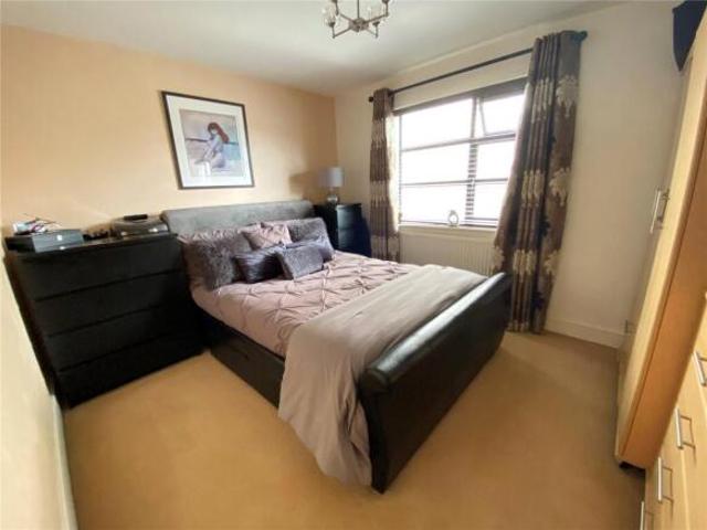 Apartment for sale in Navestock Side, Essex