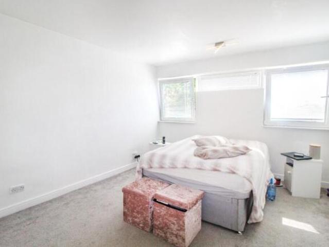 Apartment for sale in Bedford