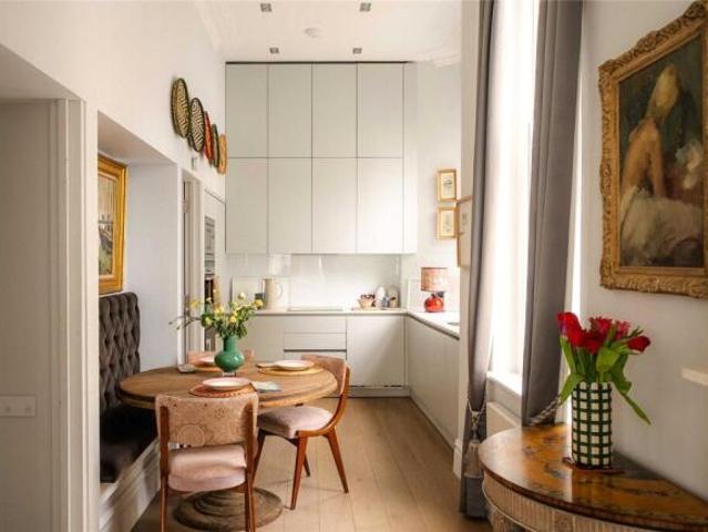 Apartment for sale in Kensington, Greater London