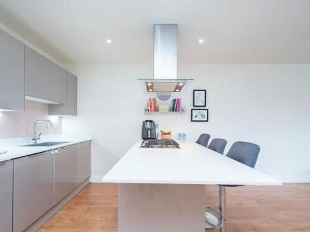 House for sale in Hillview, Surrey