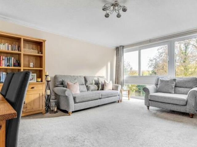 House for sale in Hillview, Surrey