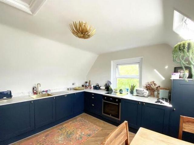 House for sale in Hillview, Surrey