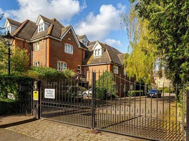 House for sale in Greater London