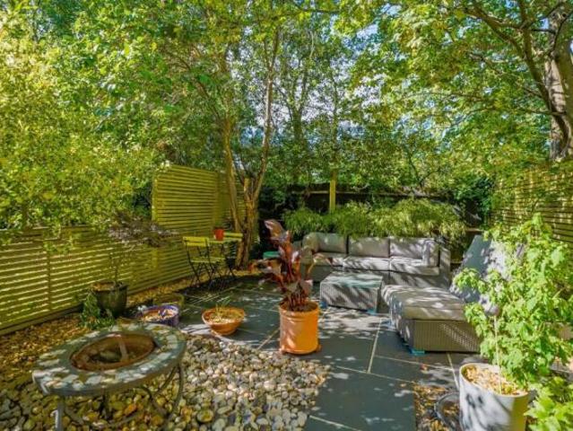 Apartment for sale in Sydenham, Greater London