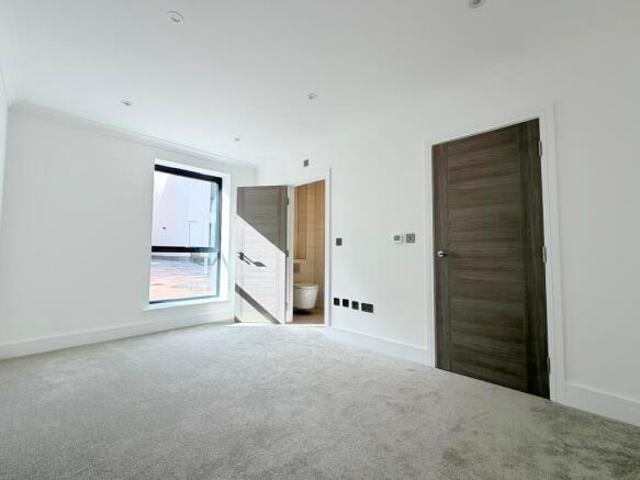 Apartment for sale in Winchester, Hampshire