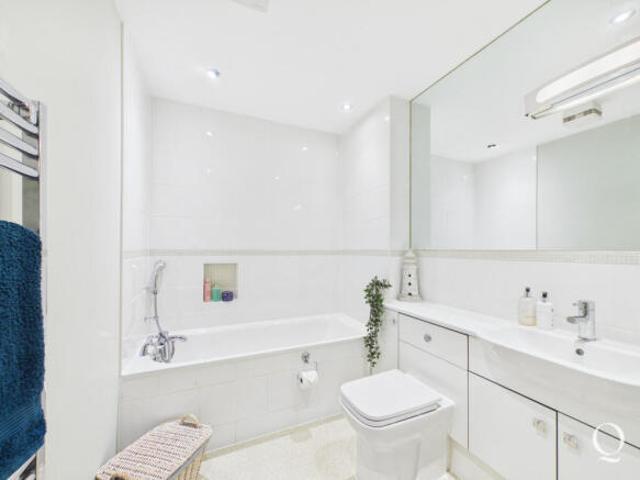 Apartment for sale in Summerseat, Bury