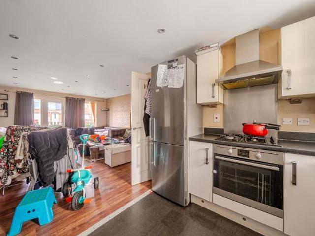 Apartment for sale in Slough