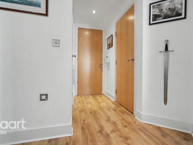 Apartment for sale in Richmond Hill, West Yorkshire