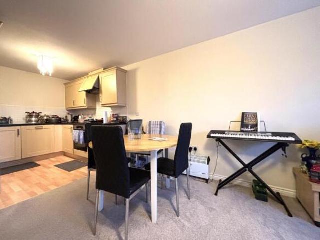 Apartment for sale in Swindon