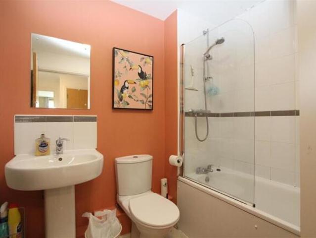 Apartment for sale in Oughtrington, Warrington