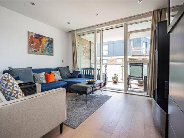 Apartment for sale in London Borough of Richmond upon Thames, Greater London