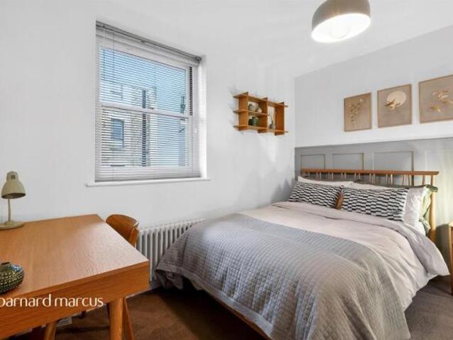 Apartment for sale in Saint Giles, Bloomsbury