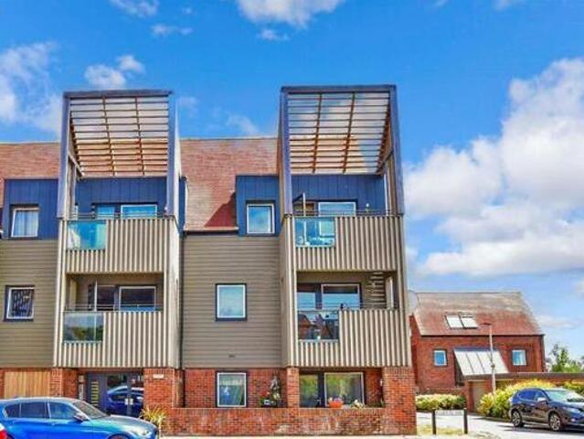 House for sale in Brompton, Chatham