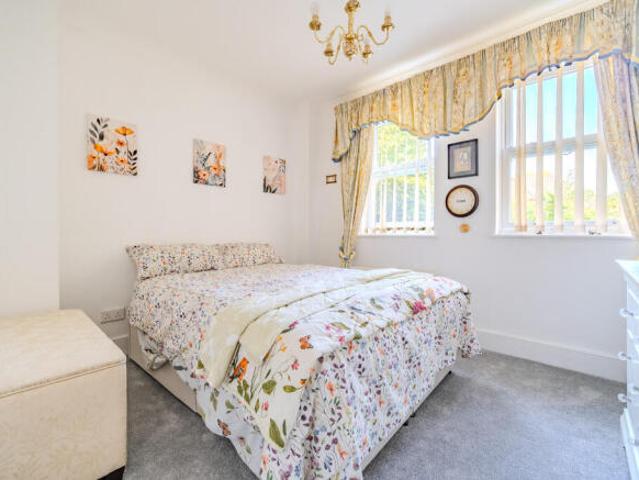 Apartment for sale in Loundsley Green, East Midlands