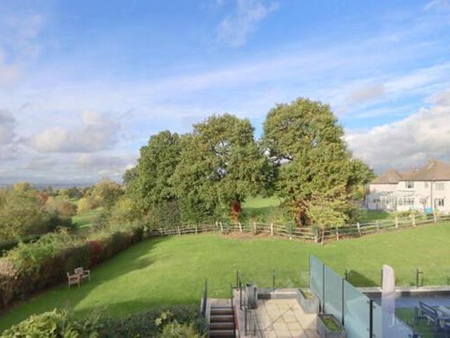 House for sale in Chigwell, Epping