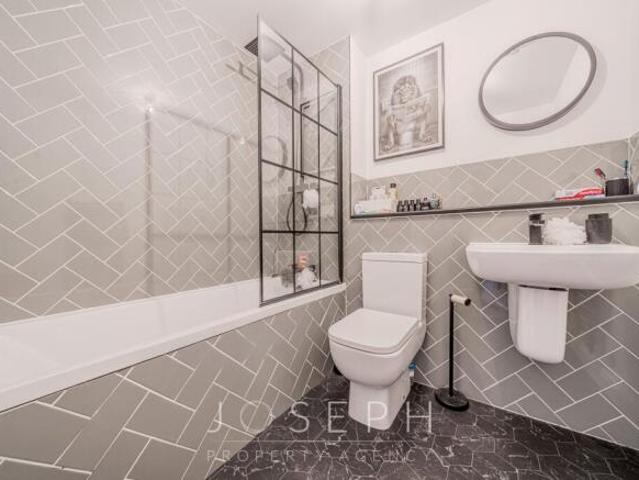 Apartment for sale in Key Street, Suffolk