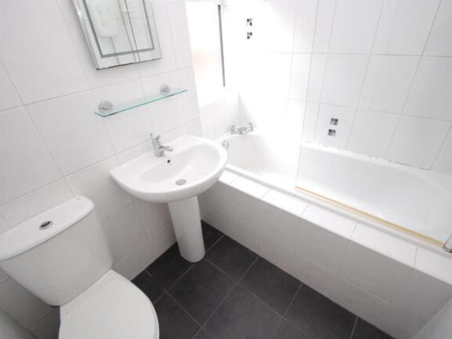 Apartment for sale in Hillington, Scotland