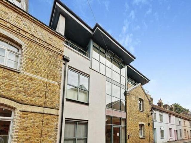 House for sale in Oad Street, Kent
