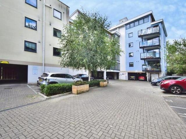 Apartment for sale in Midway, Kent
