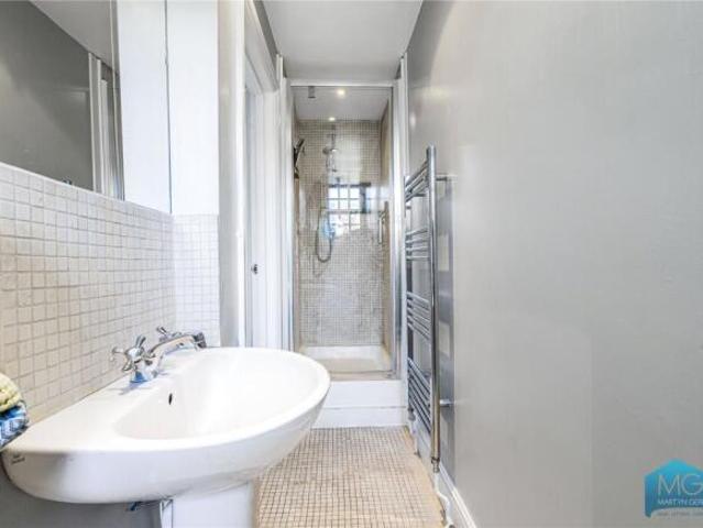 Apartment for sale in Crouch End, Greater London