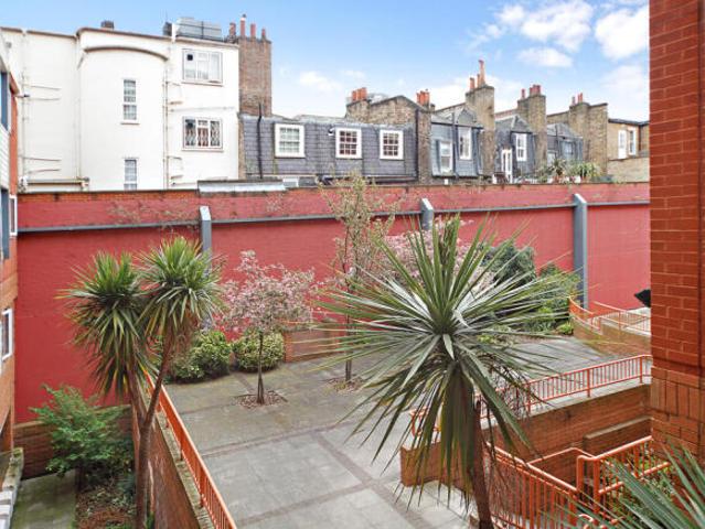Apartment for sale in Westminster, Greater London