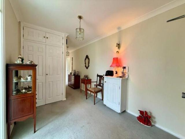 Apartment for sale in Upperton, Eastbourne
