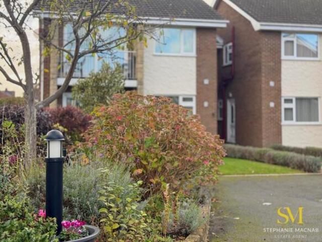 Apartment for sale in Formby, Sefton