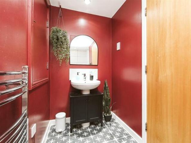Apartment for sale in Calderstones