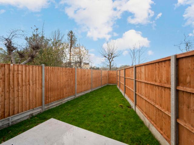 Apartment for sale in London Borough of Merton, Cat Hill