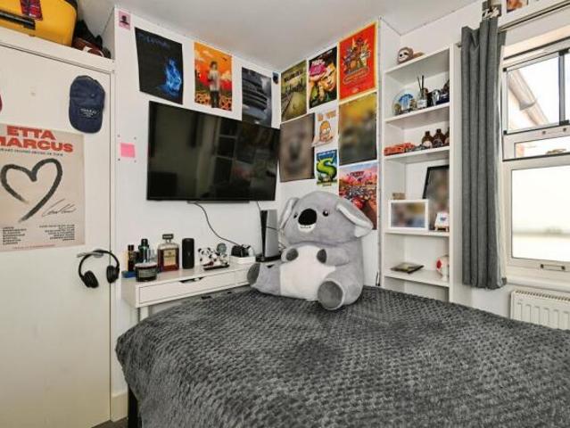 Apartment for sale in Midway, Kent