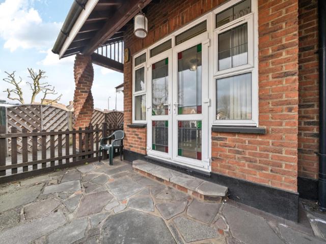 Apartment for sale in London Borough of Hillingdon, Greater London