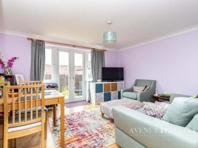 Apartment for sale in Holdenhurst, Bournemouth