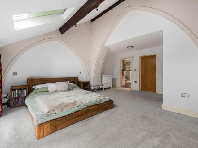Apartment for sale in Beckenham, Greater London