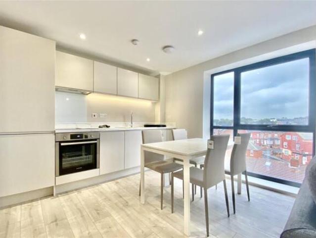 Apartment for sale in Whitkirk, Colton
