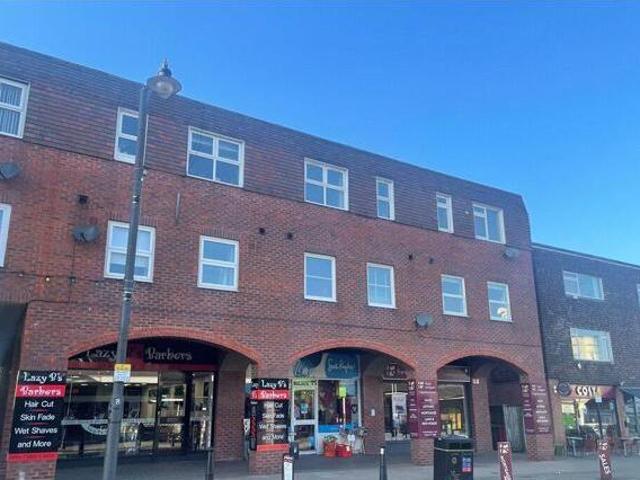 House for sale in Crowthorne, Bracknell Forest