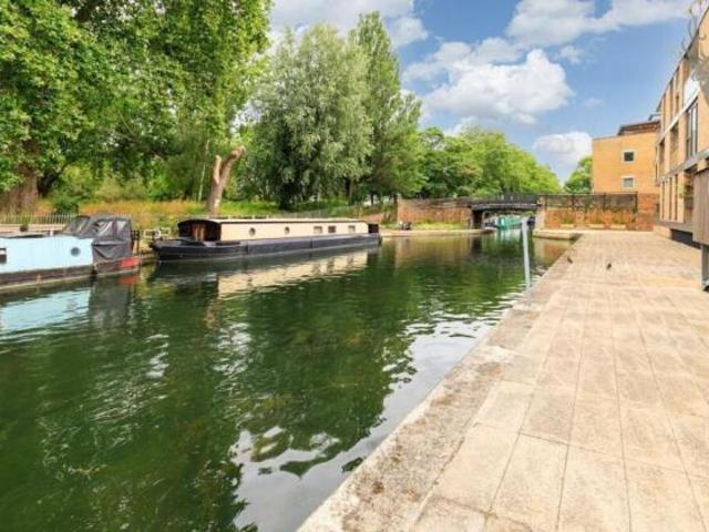 Apartment for sale in Old Ford, Bow