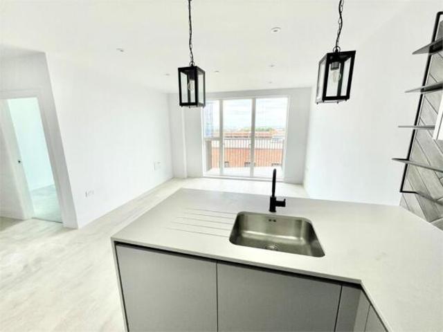 Apartment for sale in Slough