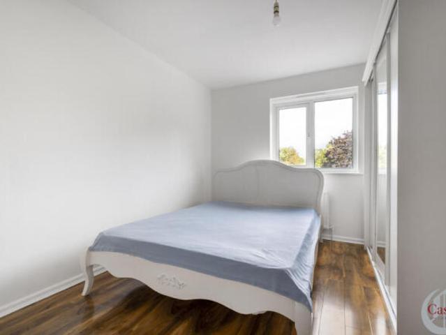 Apartment for sale in Stratford Marsh, Greater London