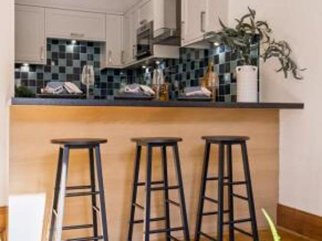Apartment for sale in Shawlands, Scotland