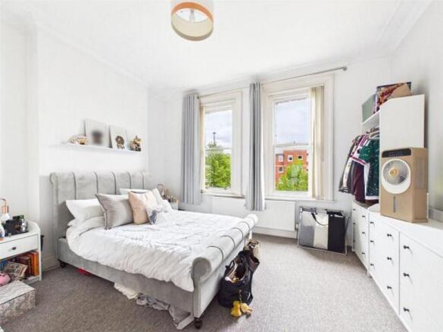 Apartment for sale in Wotton Pitch, Gloucester