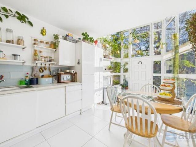 Apartment for sale in Devon