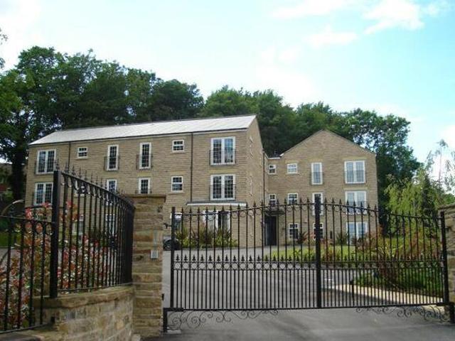 House for sale in Dewsbury, West Yorkshire