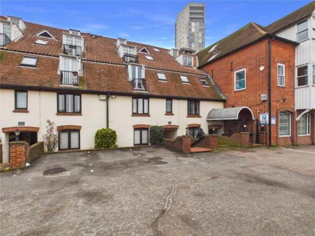 Apartment for sale in Key Street, Suffolk