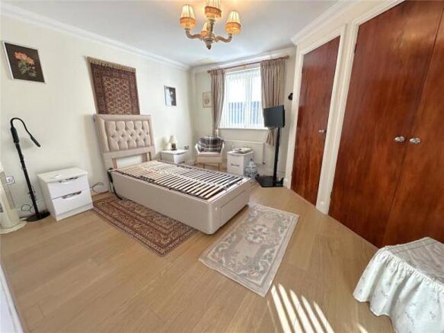 Apartment for sale in Sovereign Harbour, Eastbourne