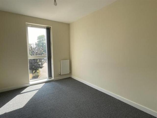 Apartment for sale in Oxley, West Midlands